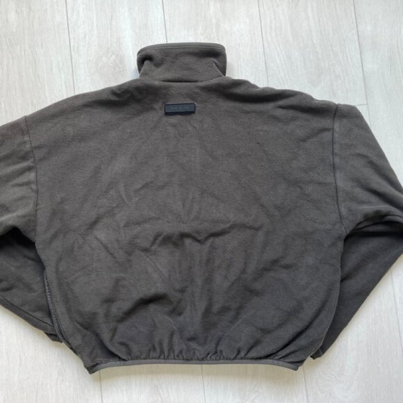 Fear Of God Essentials 1/4 Zip Sweatshirt - Picture 3 of 6